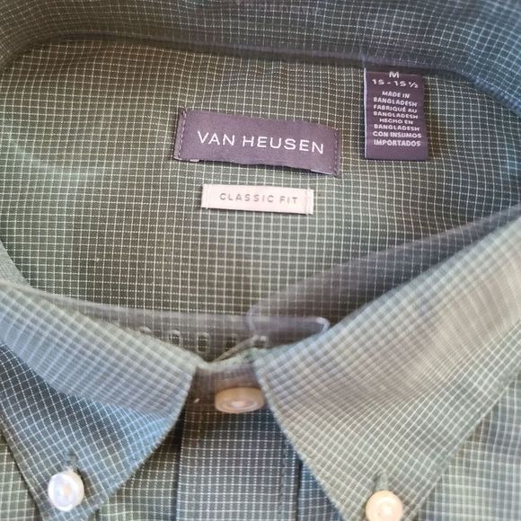 Van Heusen New Classic Fit Dressing Shirt NWT - Picture 3 of 9